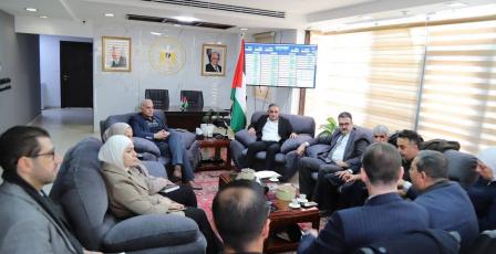 صور| لقاء حكومي يؤكد أهمية دمج الطاقة الشمسية في المشاريع الزراعية والآبار