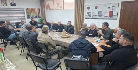 بلدية عزون تستقبل مدير مديرية الشؤون المدنية في قلقيلية وتبحث تداعيات إغلاق مداخل البلدة