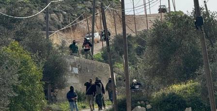 إصابات في اعتداء للمستوطنين وجنود الاحتلال جنوب نابلس