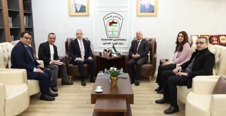 أبو هولي يبحث مع السفير التركي أوضاع المخيمات الفلسطينية وتداعيات الأزمة المالية للأونروا والتصعيد الإسرائيلي في الضفة وغزة