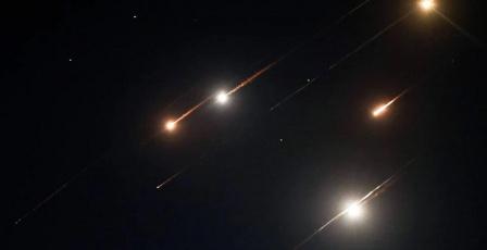 شاهد: 3 شهيدات و6 مصابات جراء سقوط شظايا صاروخية على بلدة بيت عوا