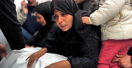 ثلاثة شهداء ومصابون في قصف الاحتلال تجمعا للمواطنين شرق مدينة غزة