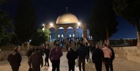 خاص| بعد إعادة فتحه… تضييقات على المصلين واقتحام عشرات المستوطنين للأقصى