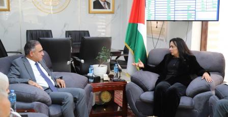 إسماعيل وحمد يدفعان نحو تعميم الطاقة الشمسية لمراكز الرعاية ودعم غزة