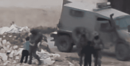 بالفيديو| الاحتلال يقتحم قرية المغير وينكّل بطفلين