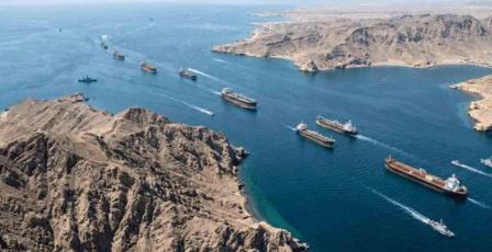 إيران تعلن إغلاق مضيق هرمز وتتهم واشنطن بالقرصنة البحرية