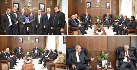 برهم يبحث مع وفد من مجلس أمناء جامعة نابلس التقنية سبل تطوير الجامعة والارتقاء بها