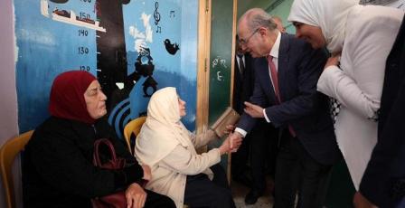 مصطفى يشيد بسير العملية الانتخابية وجهود الطواقم التي تشرف عليها