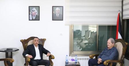 فتوح يستقبل القنصل المصري ويستعرض تطورات الأوضاع في الأراضي الفلسطينية