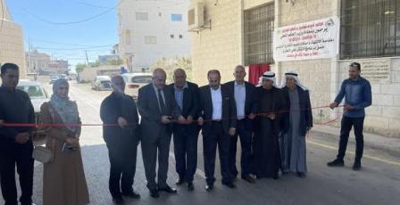 الوزير حجاوي يفتتح مشروع تأهيل وتعبيد الشارع الرئيسي في قوصين