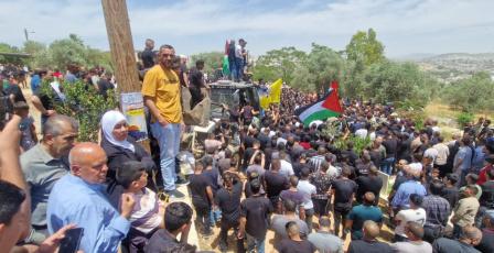 غنام في تشييع الشهيد قطوسة: العامل الفلسطيني يدفع حياته ثمناً للقمة العيش