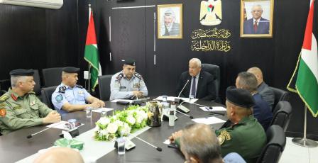 وزير الداخلية يترأس اجتماع المجلس الأعلى للدفاع المدني
