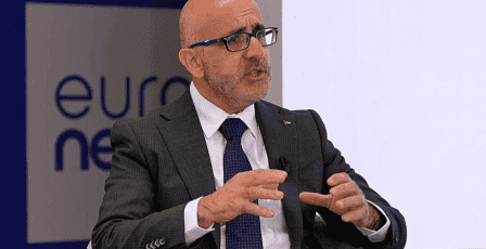 وزارة المالية تعلن موعد ونسبة صرف رواتب الموظفين
