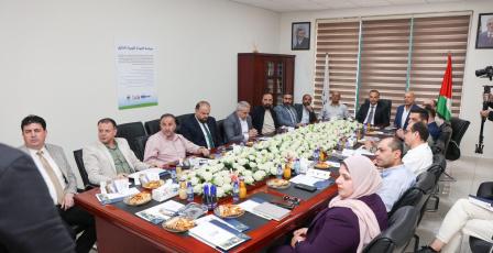 بلدية الخليل تقود اجتماع اللجنة التوجيهية لمشروع استراتيجي للتخلص من ربو مناشير الحجر