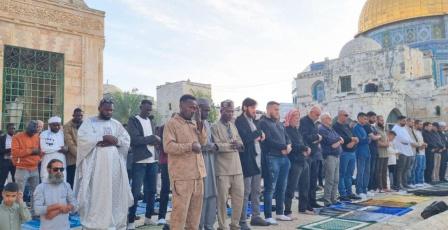 140 ألف مصلٍ يؤدون صلاة عيد الأضحى في المسجد الأقصى رغم تضييقات الاحتلال