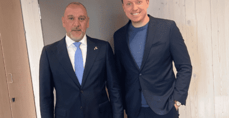 السفير عرفة يبحث مع عضو برلماني ألماني آخر التطورات في فلسطين
