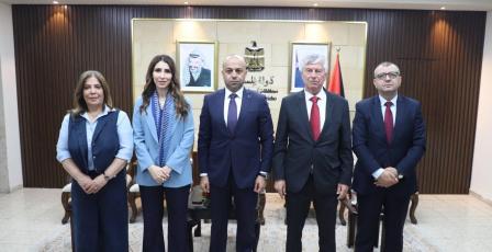 بتوجيهات رئيس الوزراء.. وفد وزاري يطّلع على احتياجات محافظة أريحا والأغوار ومتطلبات التنمية