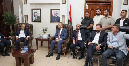 خلال استقباله في دار البلدية.. الجعبري يضع اللواء ماجد فرج في صورة أوضاع الخليل