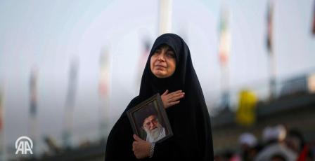 بمشاركة حاشدة.. انطلاق مراسم تشييع علي خامنئي في طهران تمهيدًا لدفنه في مشهد