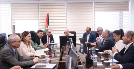 حجاوي يبحث مع بعثة الدول المانحة مستجدات برنامج تطوير البلديات في مرحلته الرابعة