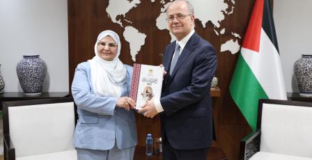 رئيس الوزراء يتسلم التقرير السنوي لديوان الرقابة المالية والإدارية لعام 2025