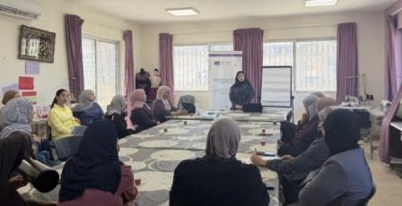 جمعية المرأة العاملة للتنمية تنظم تدريبًا حول بناء شبكات الدعم المجتمعية للنساء في دار صلاح