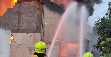 الطيبة: 4 مصابين بينهم طفلان وامرأة بحالة خطيرة جراء حريق منزل
