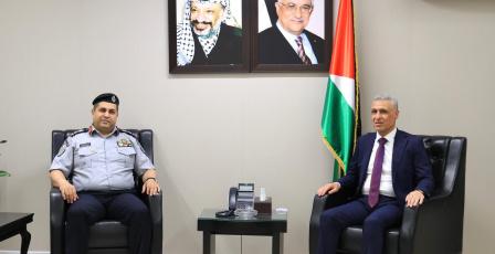 الوزير قنديل يبحث مع اللواء ثوابته سبل تعزيز التنسيق لمواجهة التحديات الناجمة عن ممارسات الاحتلال