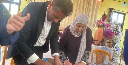 بالصور: توقيع ميثاق شرف يوحّد جهود مجلس الظل النسوي والمجلس القروي في دير الحطب لتعزيز الشراكة والتنمية