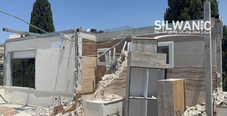 الاحتلال يجبر عائلة مقدسية على هدم شقتين ذاتيا في سلوان