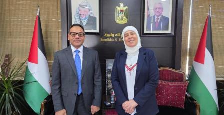 غنام تبحث مع القنصل المصري الجديد المستجدات على الساحة الفلسطينية
