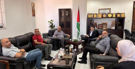 الأشغال تبحث مع بلدية بير نبالا ومجلس دير السودان أولويات تطوير الطرق