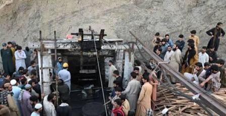 مصرع 34 شخصا إثر انفجار في منجم فحم غرب باكستان