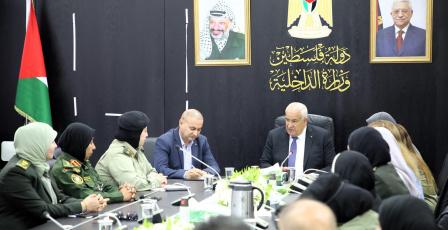 وزير الداخلية يلتقي اللجنة الاستشارية للنوع الاجتماعي في المؤسسة الأمنية