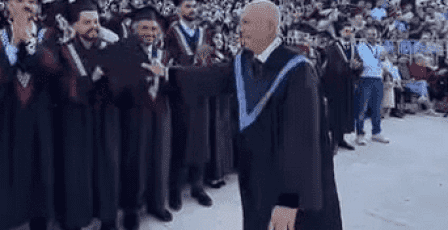 د. أحمد عودة لراية: كل خريجيّ أبنائي ومشاركتي في الرقص عفوية
