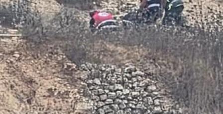 مستوطنون يهاجمون طاقم بلدية قصرة والاحتلال يحتجز 3 منهم