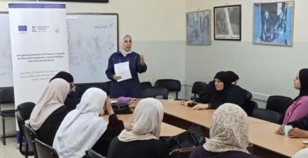 ورشة في مخيم بلاطة حول المشاركة المجتمعية والقيادة النسوية ودورها في تعزيز التغيير المجتمعي