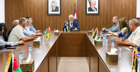 وزير الزراعة يبحث مع 26 هيئة محلية في رام الله والبيرة تعزيز التخطيط الزراعي وتوجيه المشاريع نحو الأولويات