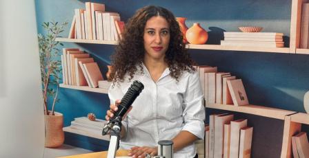 نور فريتخ.. صوتٌ فلسطيني يحمل ذاكرة المكان ويغني للحياة والأمل
