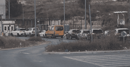 خاص | بيت إكسا تحت قيود الحركة.. مواطنون عالقون وعائلات مهددة بالتشتت
