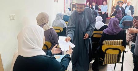 بالصور | ألف طالب وطالبة يتقدمون لامتحان وزاري في التجويد