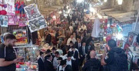 محافظة القدس: الأعياد اليهودية تفاقم أزمة أسواق القدس وتكبّد التجار خسائر إضافية