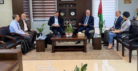 وزير الزراعة يبحث مع وفد من الإغاثة الكاثوليكية دعم المزارعين وتعزيز الأمن الغذائي