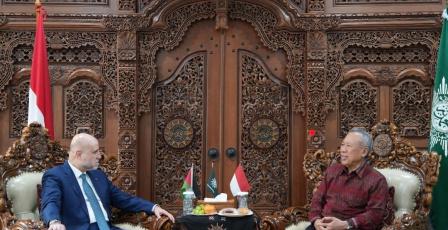 قاضي القضاة يبحث في جاكرتا مع رئيس المحمدية الإندونيسية دعم القدس والأقصى