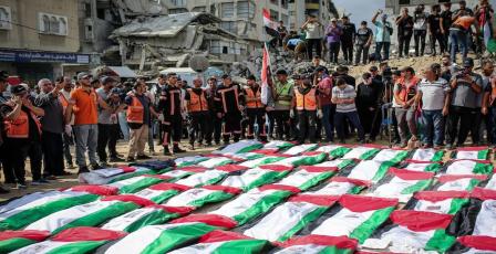 تشييع جثامين 105 شهداء انتشلوا من تحت أنقاض مبان مدمرة في غزة