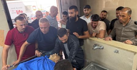 شهيد و16 إصابة في هجوم للمستوطنين على قاطفي الزيتون في برقة ورامين