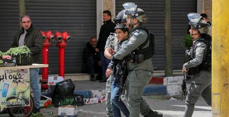 الاحتلال يزجّ بغالبية القاصرين الفلسطينيين الأسرى في العزل الانفرادي