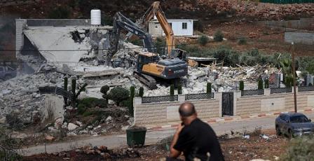الاحتلال يهدم خمسة منازل في القدس وسلفيت
