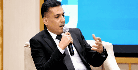 البروفيسور معتصم عديلة يواصل نشر مشروعه الفكري لتطوير العلوم الإنسانية في عصر الذكاء الاصطناعي