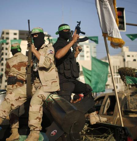 جيش الاحتلال يزعم إقامة نقاط في غزة لتسلم حماس السلاح فيها